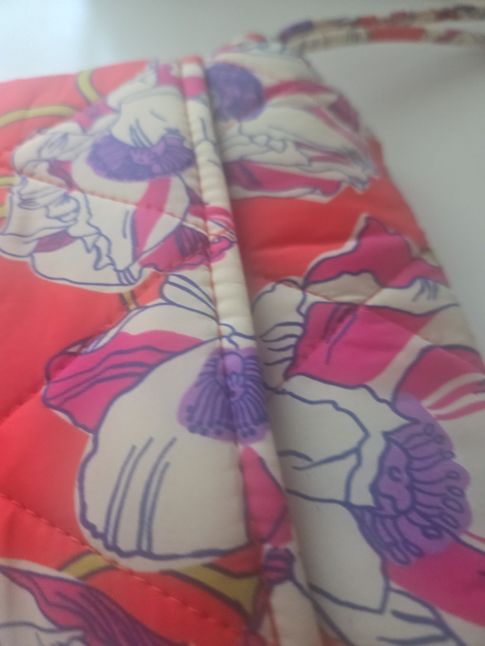 Vera Bradley Baird Hipster Shoulder Bag Swirling Poppies - Picture 5 of 7